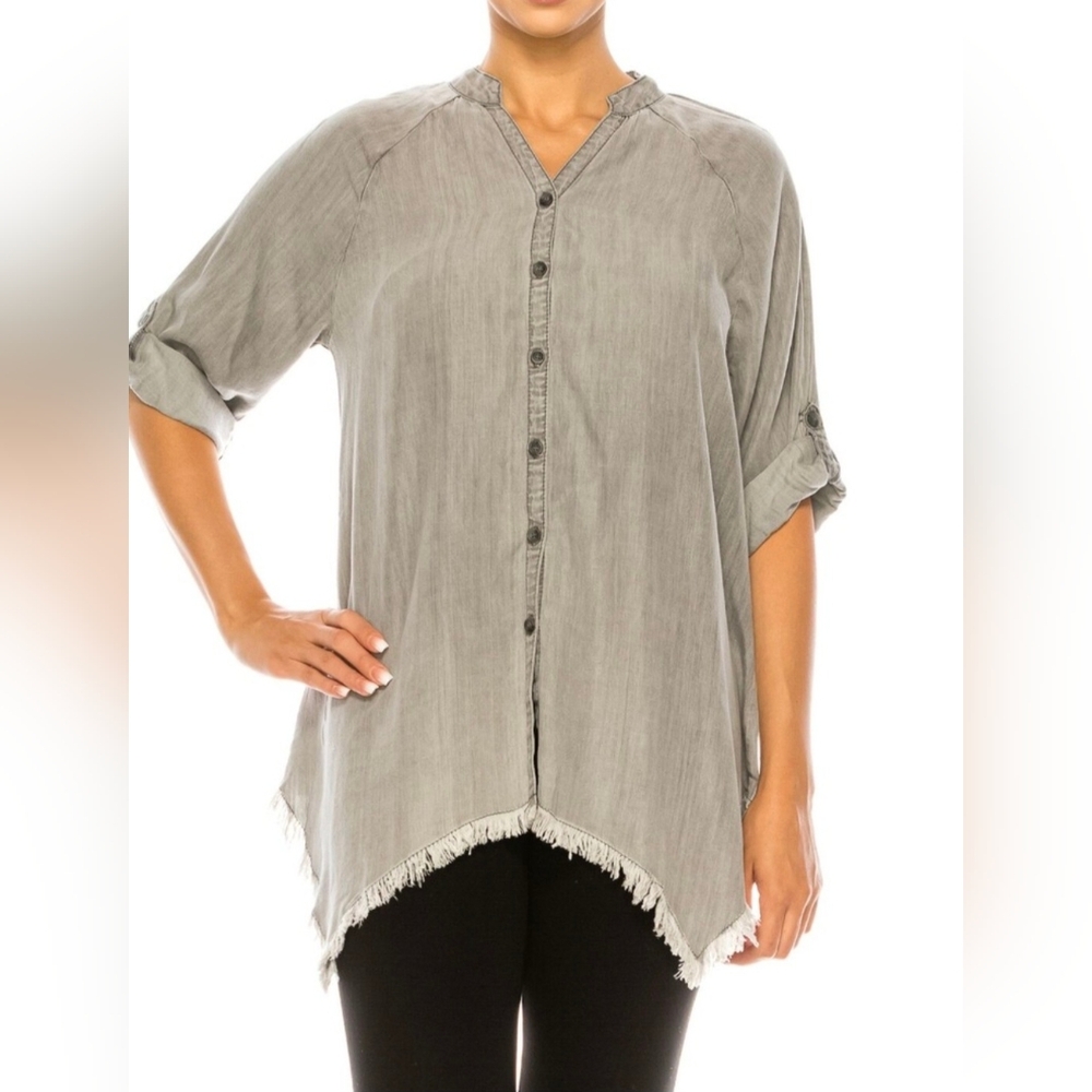 Hester and Orchad Gray Tencel Chambray Button Frayed Sharkbite Hem Top Blouse M